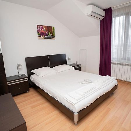 Guest House Traikovi Petrich  ภายนอก รูปภาพ